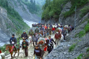 Amarnath Yatra 2026: अमरनाथ यात्रा से पहले सुरक्षा चाक-चौबंद, एलजी मनोज सिन्हा ने ली अहम बैठक